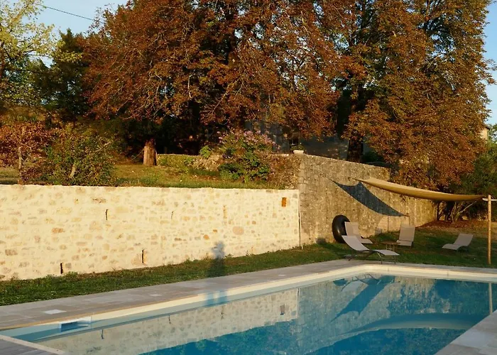 La Mondee Hébergement de vacances Badefols-d'Ans